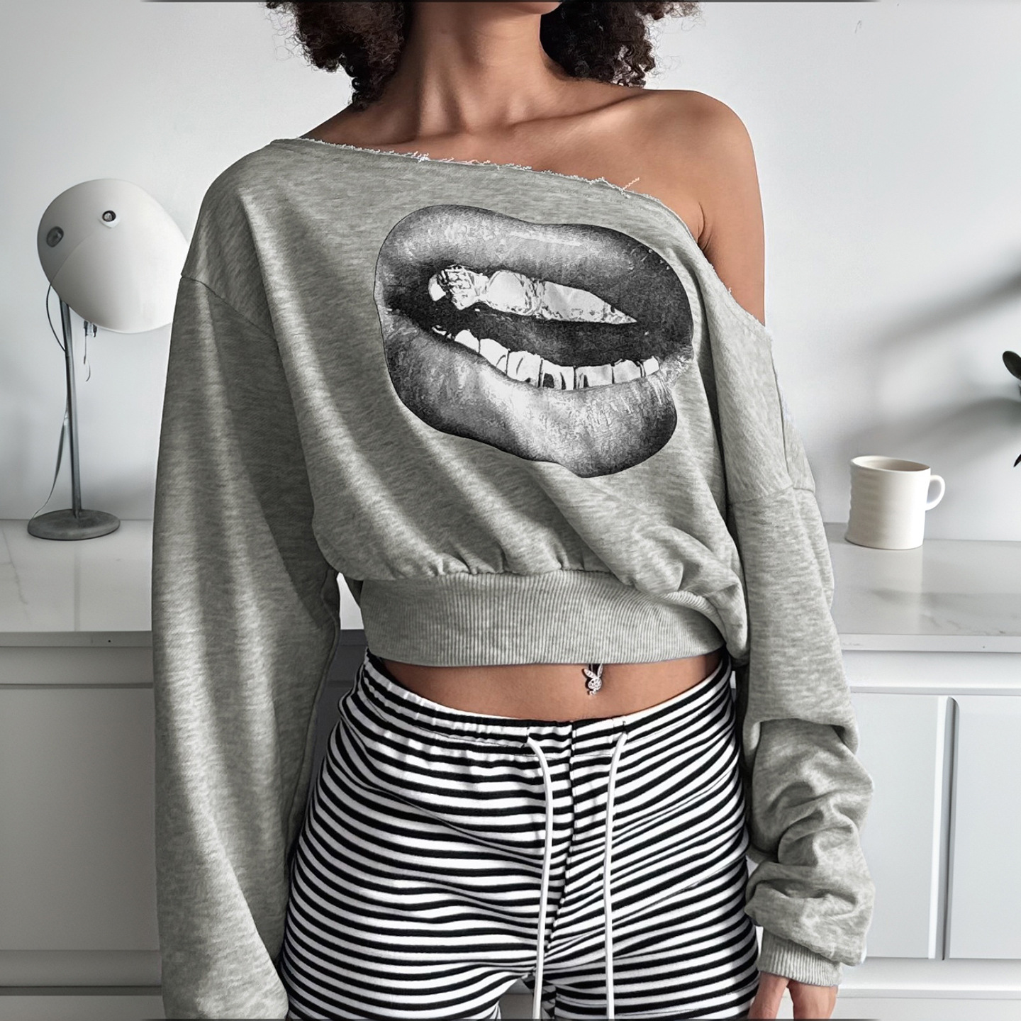 Lips Print Gray Cut Top Short Sweatshirt - Image 5